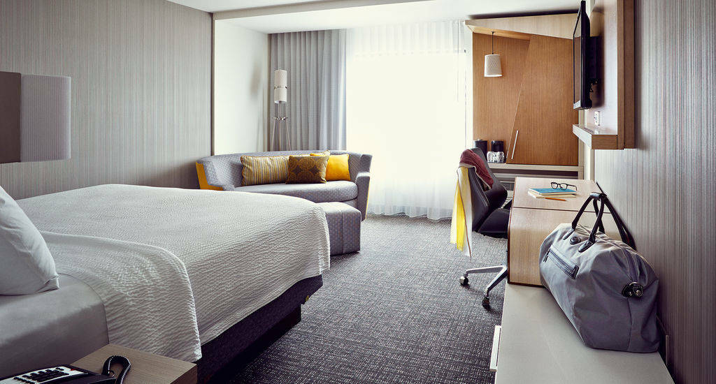 Courtyard By Marriott Toronto Mississauga/West Hotel Exterior photo